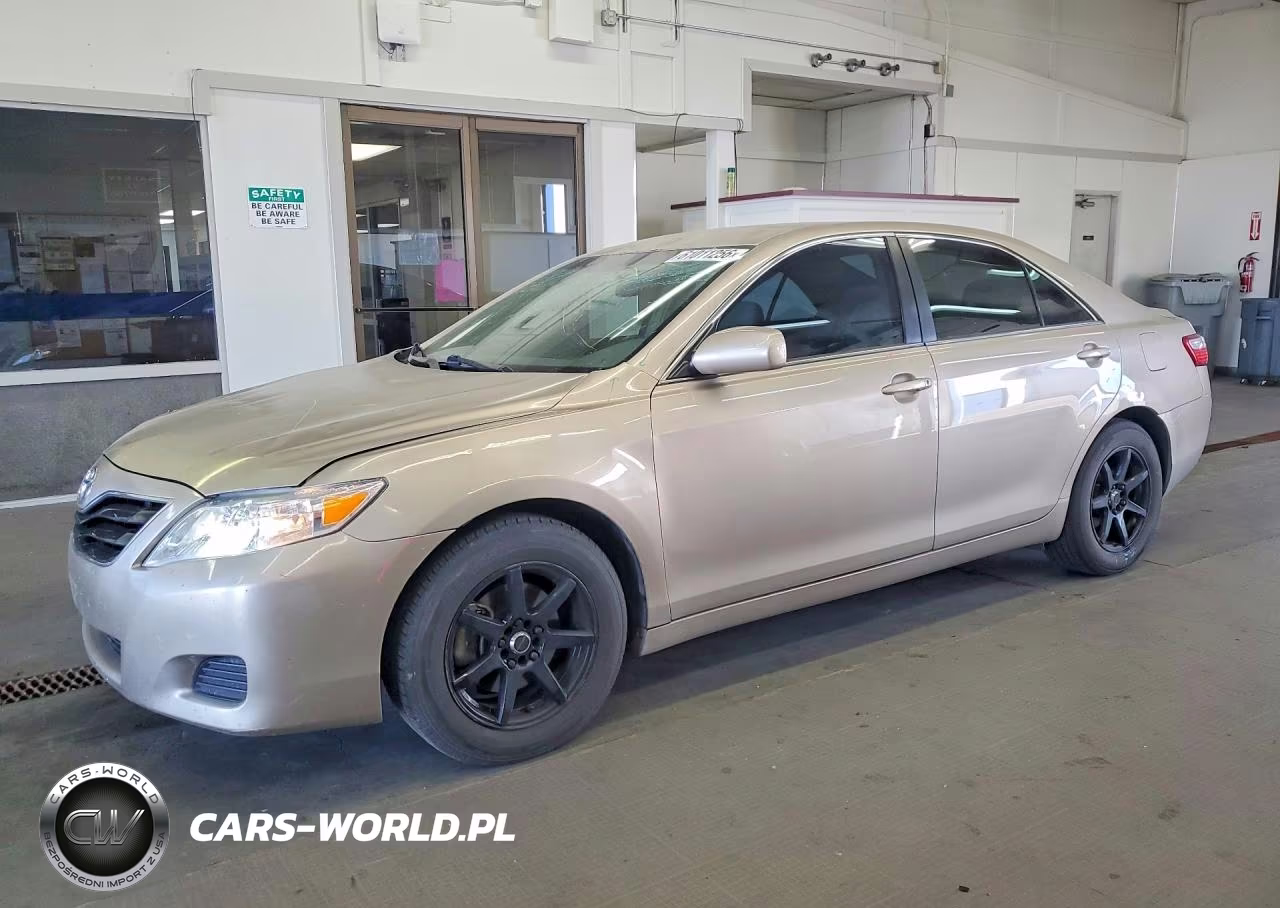 2009 Toyota Camry Le – zdjęcie 1 z 12