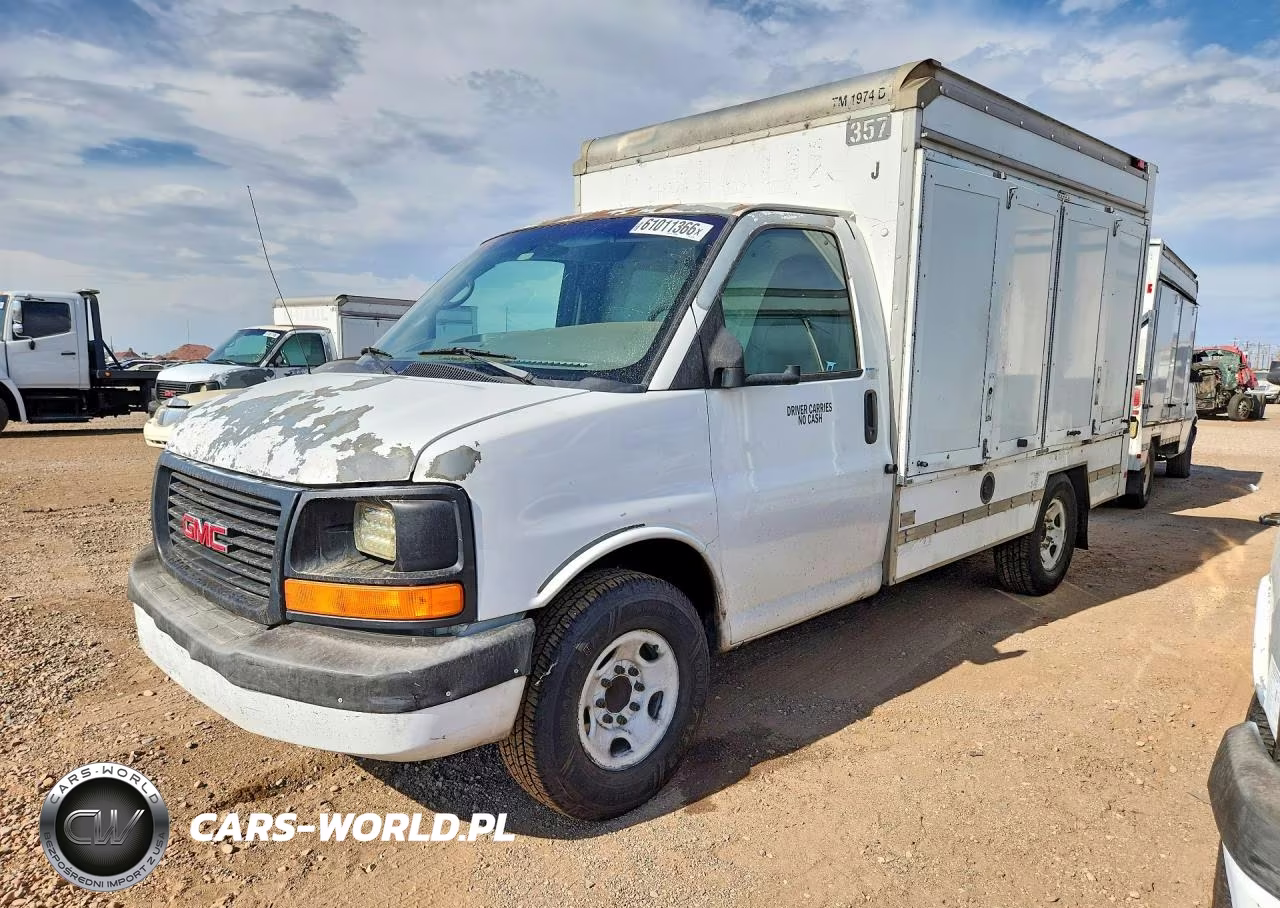 2010 GMC Savana Cutaway G3500