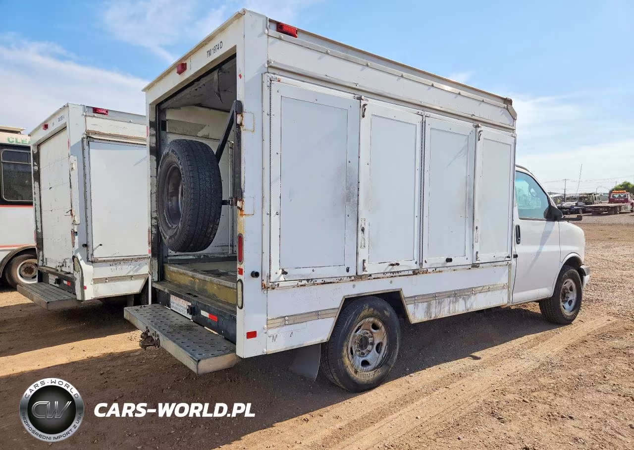 2010 GMC Savana Cutaway G3500 VIN:1GD1G2AA6A1902470 - 3