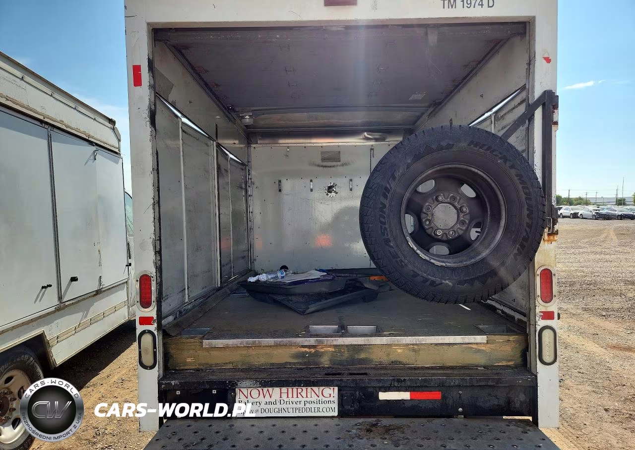 2010 GMC Savana Cutaway G3500 VIN:1GD1G2AA6A1902470 - 6