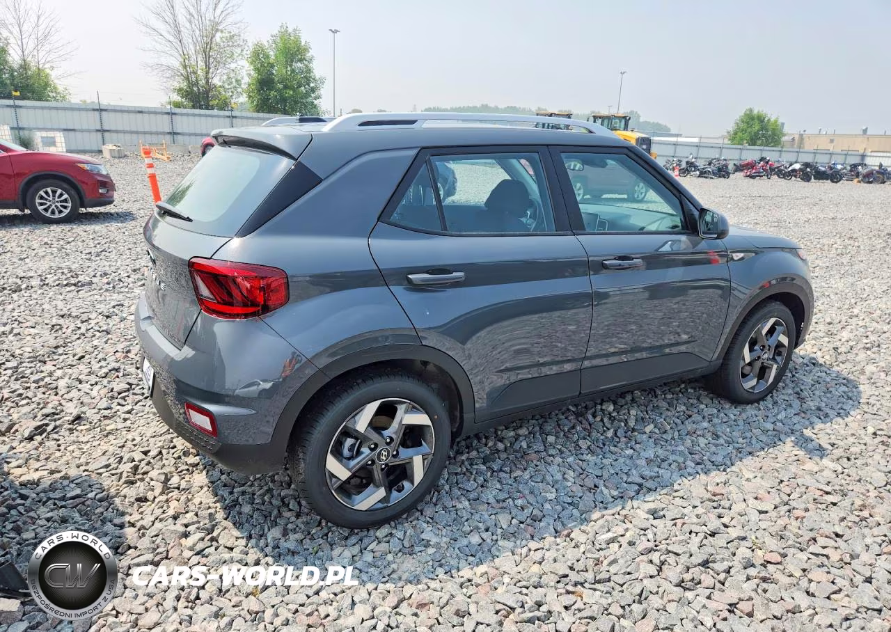 2026 Hyundai Venue Sel VIN:KMHRC8A35TU453884 - 3