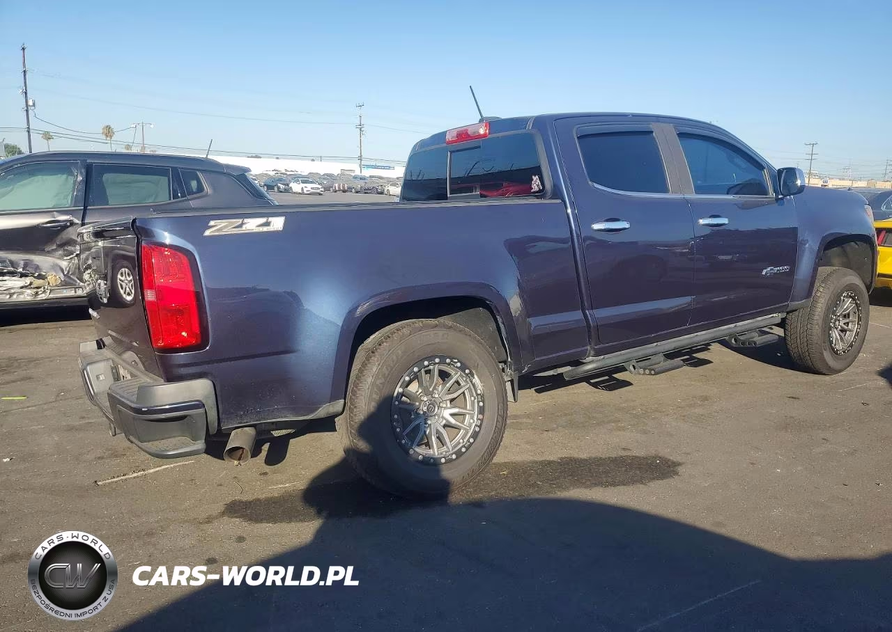 2018 Chevrolet Colorado Z71 VIN:1GCGTDEN4J1206807 - 3