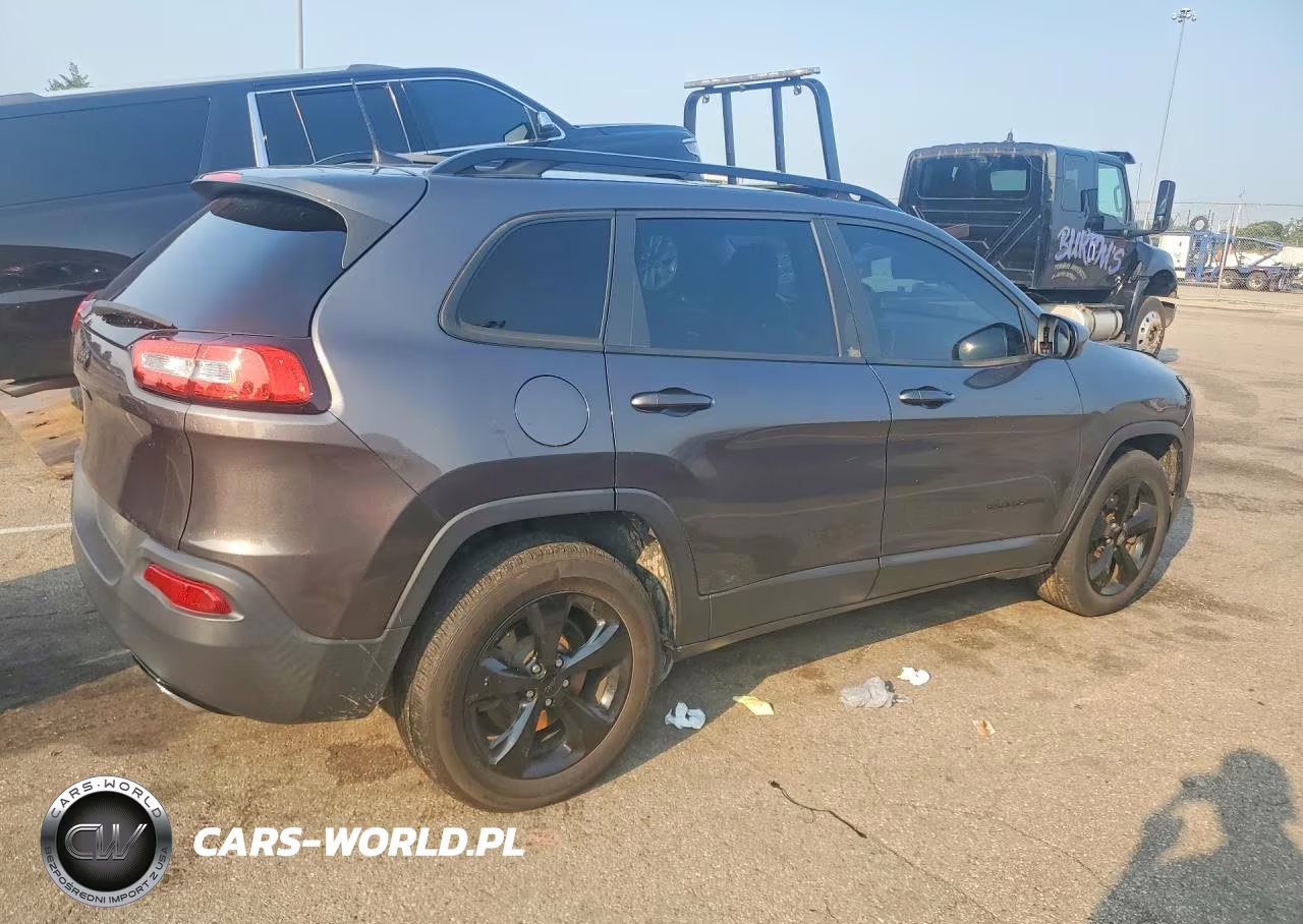 2018 Jeep Cherokee Latitude VIN:1C4PJMCX4JD509692 - 3