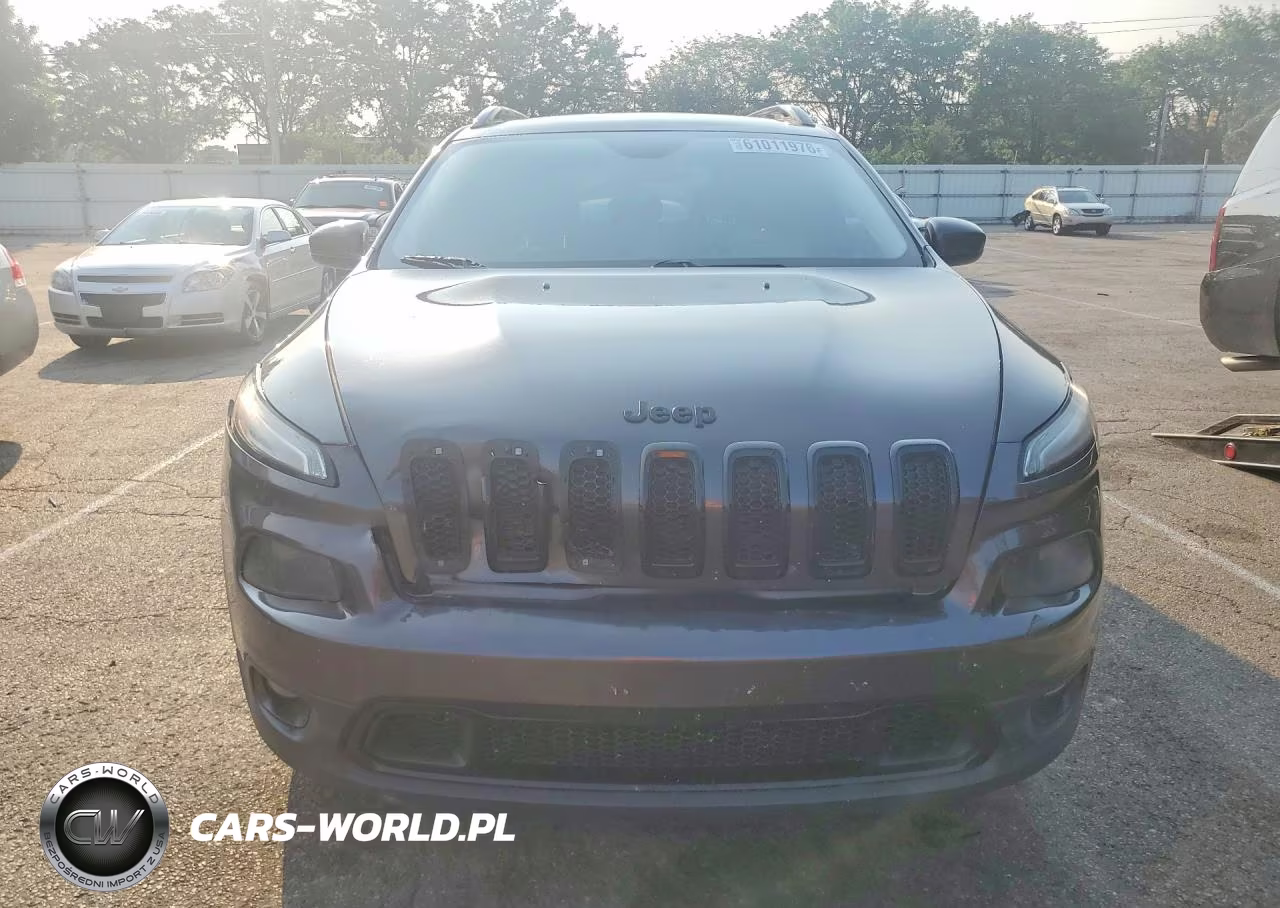 2018 Jeep Cherokee Latitude VIN:1C4PJMCX4JD509692 - 5