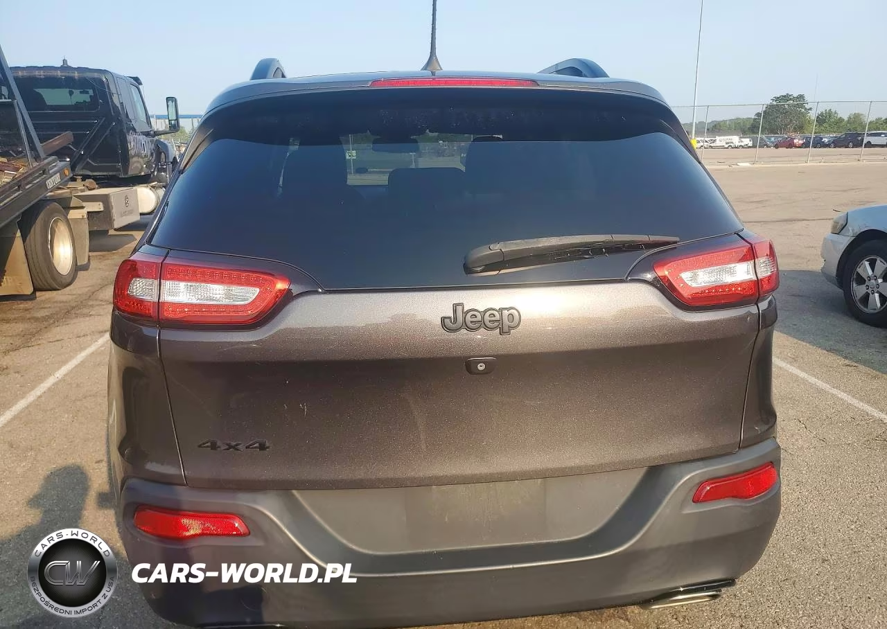 2018 Jeep Cherokee Latitude VIN:1C4PJMCX4JD509692 - 6