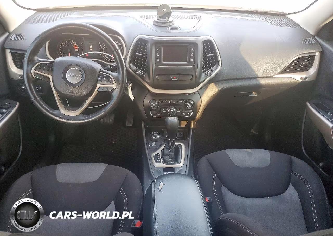 2018 Jeep Cherokee Latitude VIN:1C4PJMCX4JD509692 - 8