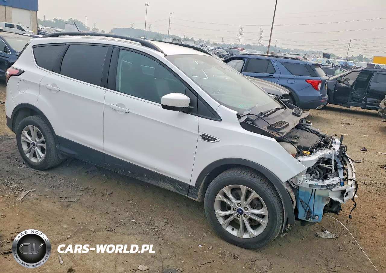 2018 Ford Escape Se VIN:1FMCU9GD2JUB23061 - 4