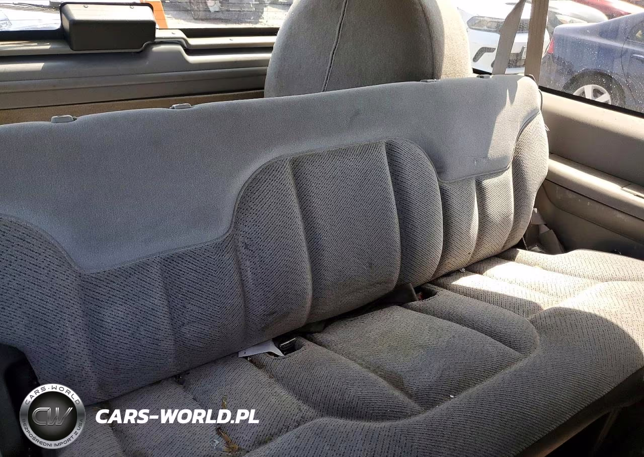 1999 Chevrolet Tahoe K1500 VIN:3GNEK18R0XG216890 - 10