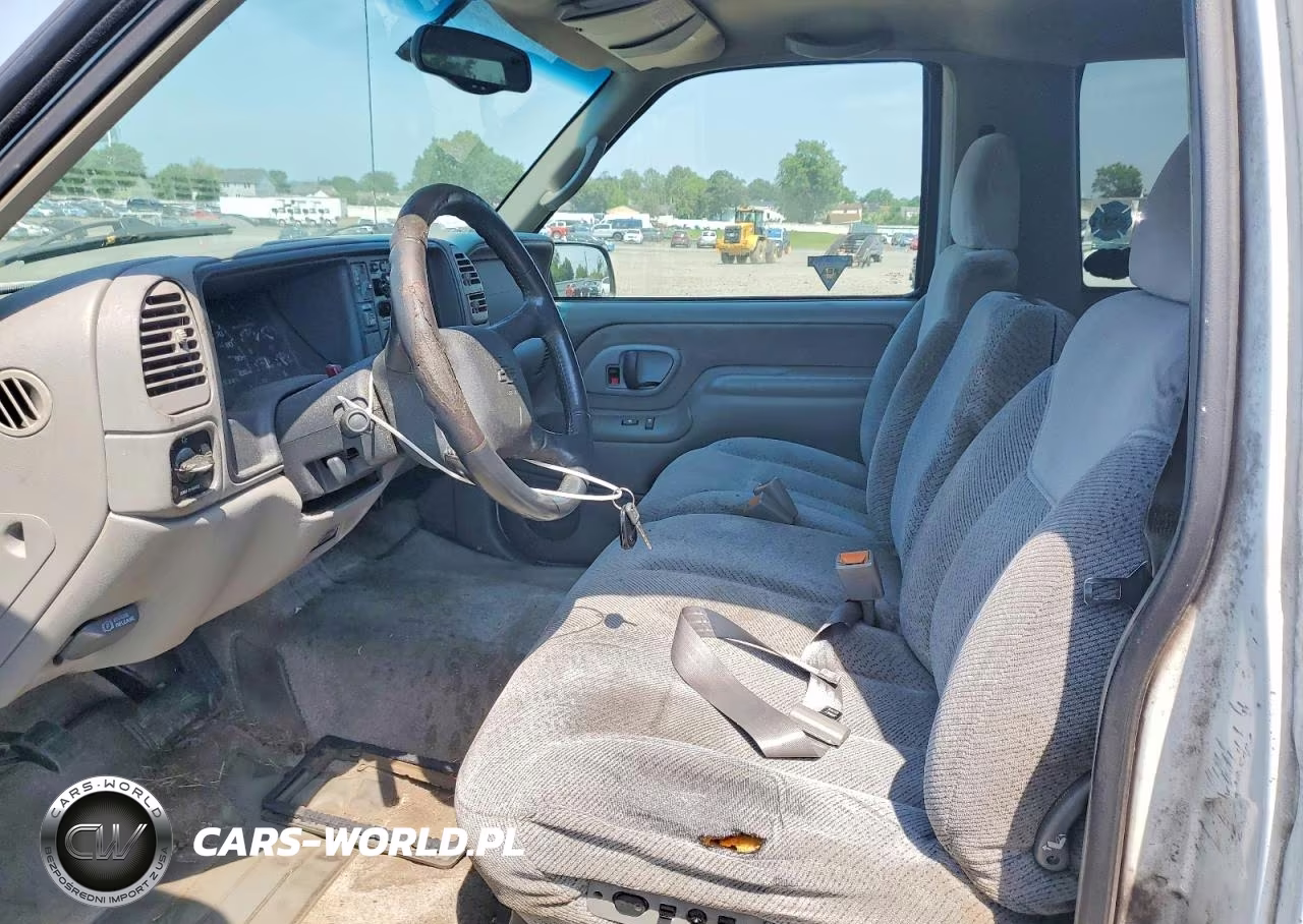 1999 Chevrolet Tahoe K1500 VIN:3GNEK18R0XG216890 - 7
