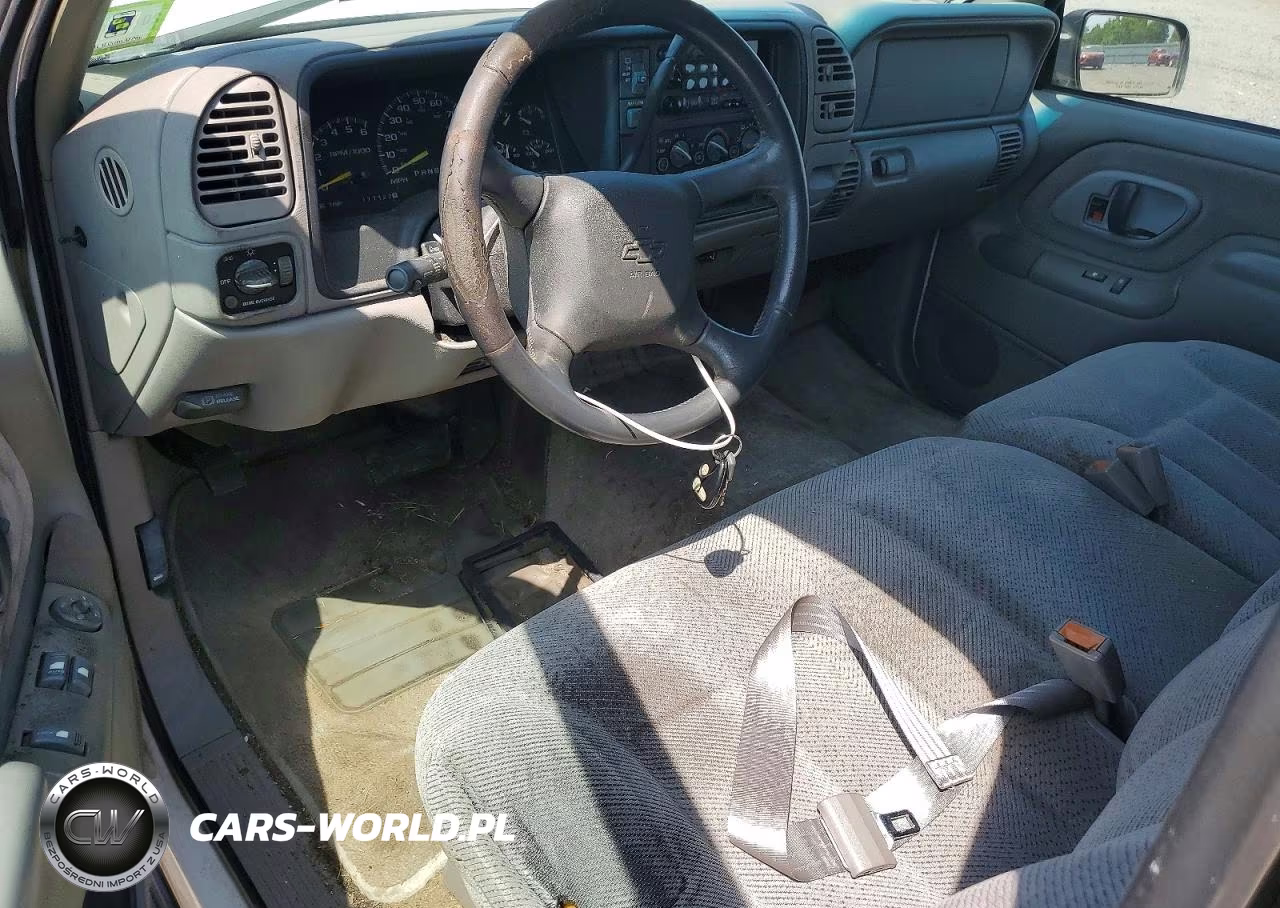 1999 Chevrolet Tahoe K1500 VIN:3GNEK18R0XG216890 - 8