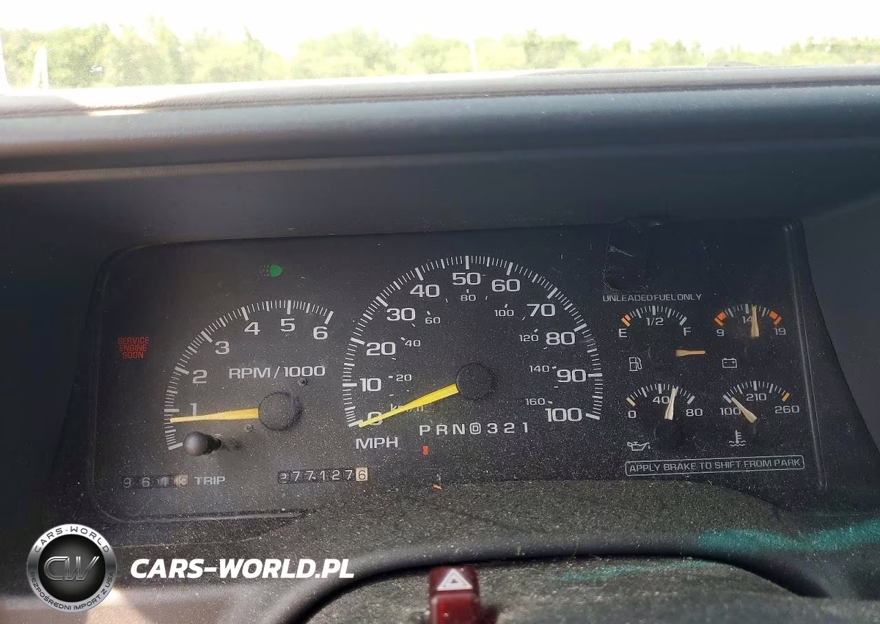 1999 Chevrolet Tahoe K1500 VIN:3GNEK18R0XG216890 - 9