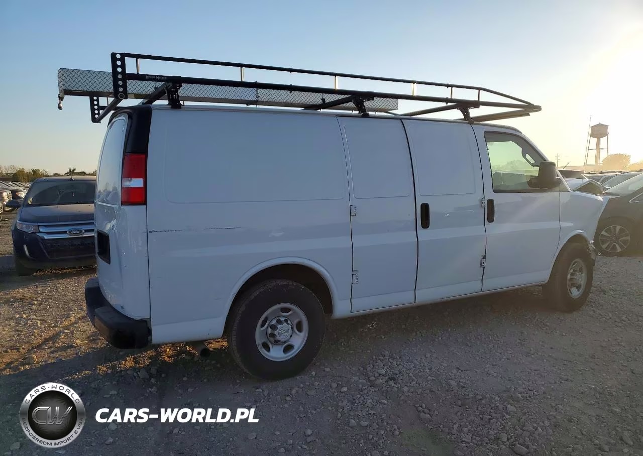 2021 Chevrolet Express G2500 VIN:1GCWGAFP9M1299438 - 3