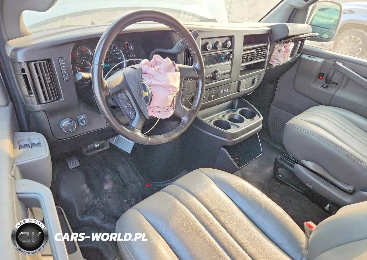 2021 Chevrolet Express G2500 VIN:1GCWGAFP9M1299438 - 8