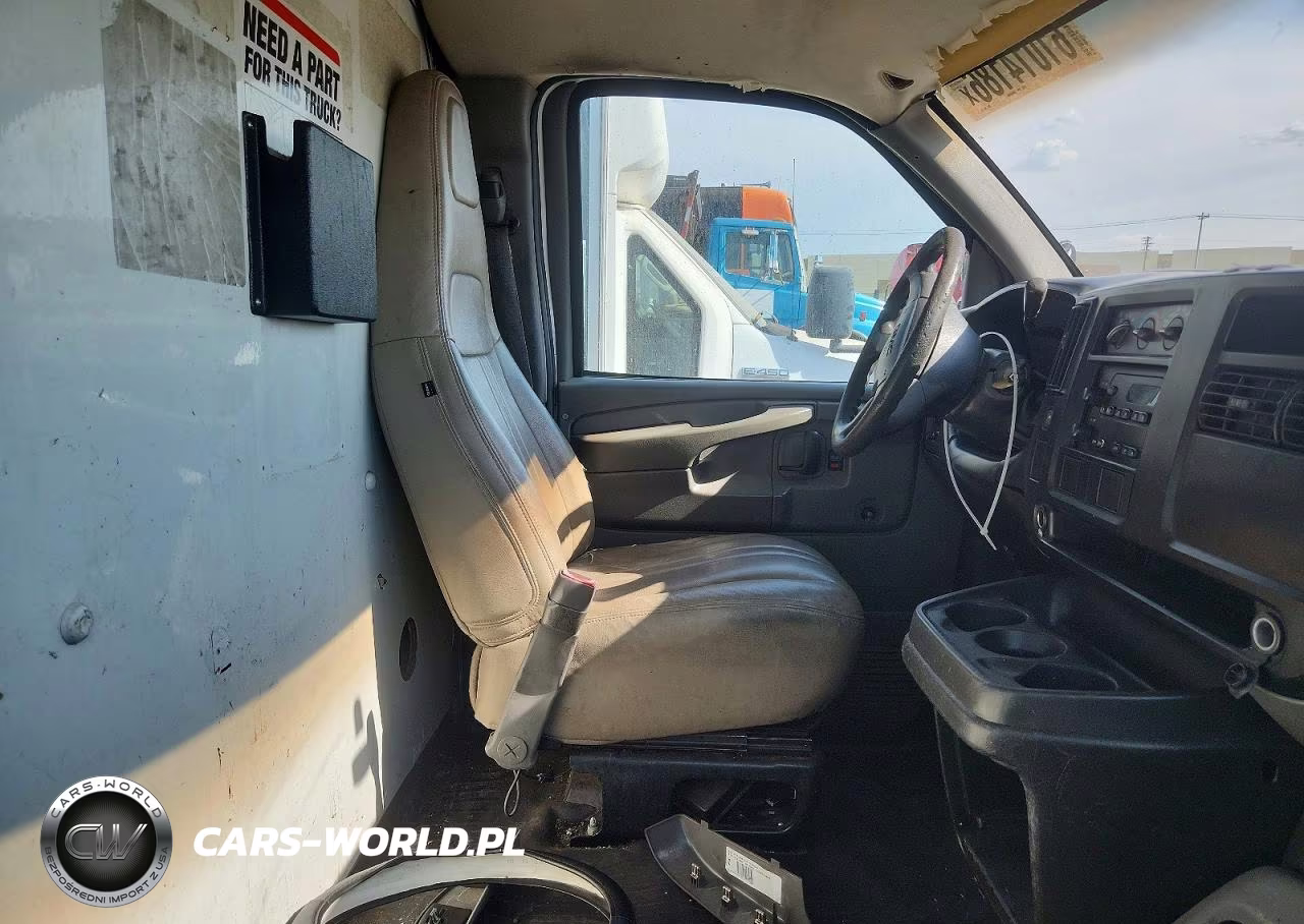 2007 GMC Savana Cutaway G3500 VIN:1GDGG31V471904729 - 10
