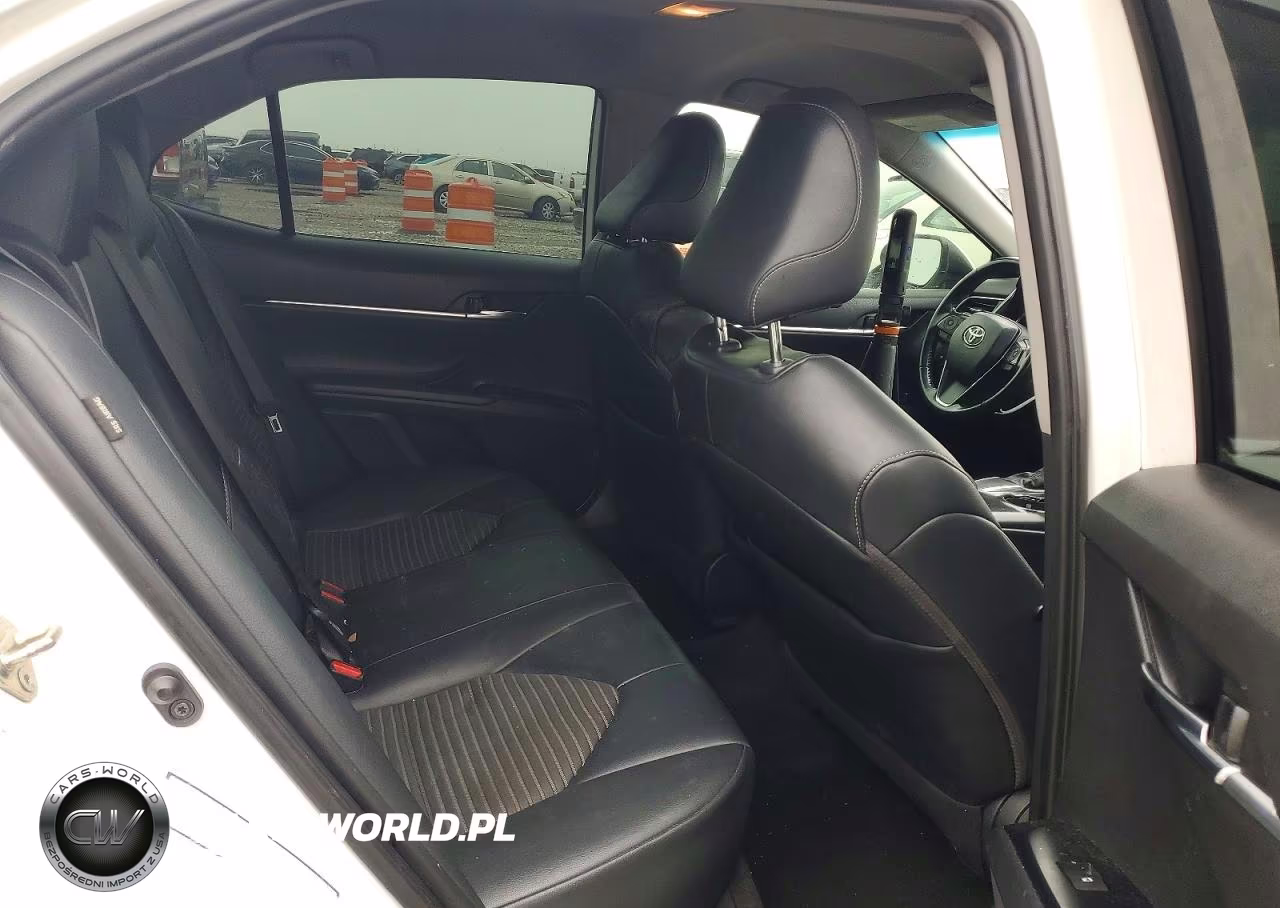 2020 Toyota Camry Se VIN:4T1G11AK8LU885218 - 10
