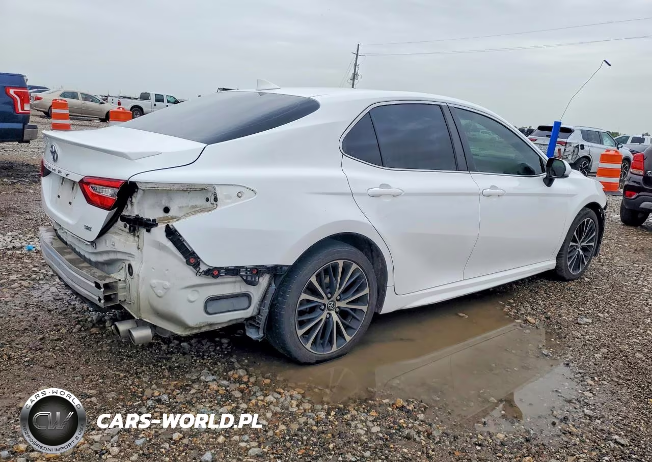 2020 Toyota Camry Se VIN:4T1G11AK8LU885218 - 3