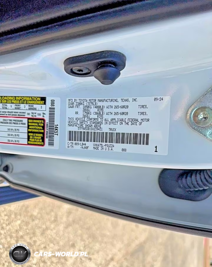 2025 Toyota Tundra Crewmax Platinum VIN:5TFMA5DB1SX239431 - 10