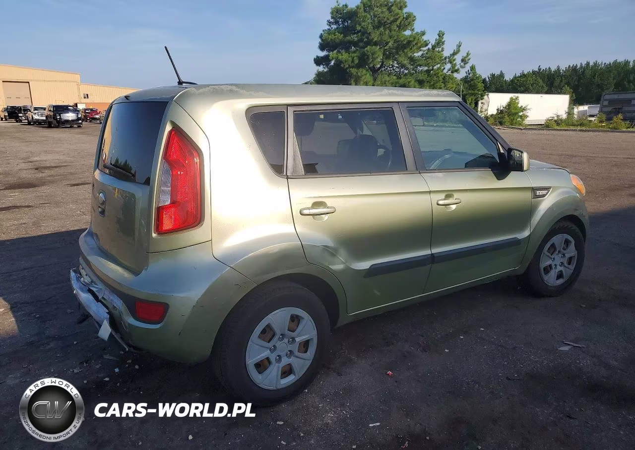 2013 Kia Soul Base VIN:KNDJT2A58D7579284 - 3