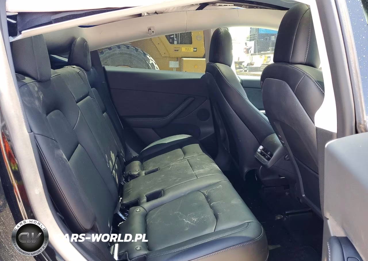 2022 Tesla Model Y VIN:7SAYGDEE2NF445815 - 10