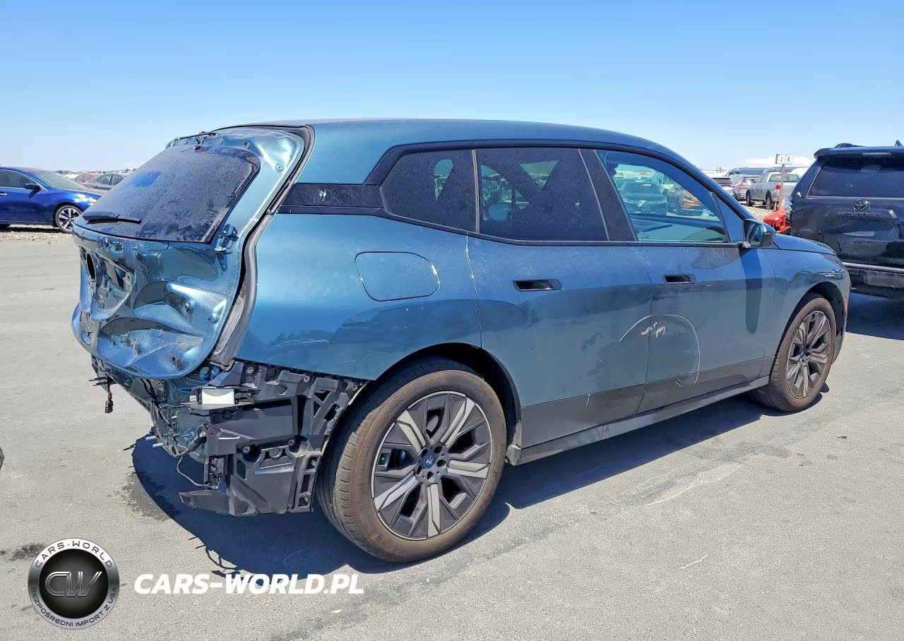 2025 BMW Ix xDrive50 VIN:WB523CF04SCT07743 - 3