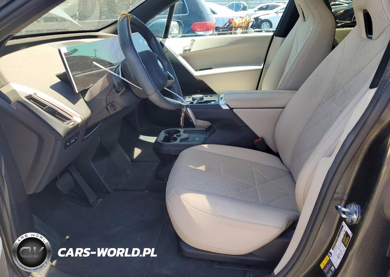 2025 BMW Ix xDrive50 VIN:WB523CF04SCT07743 - 7