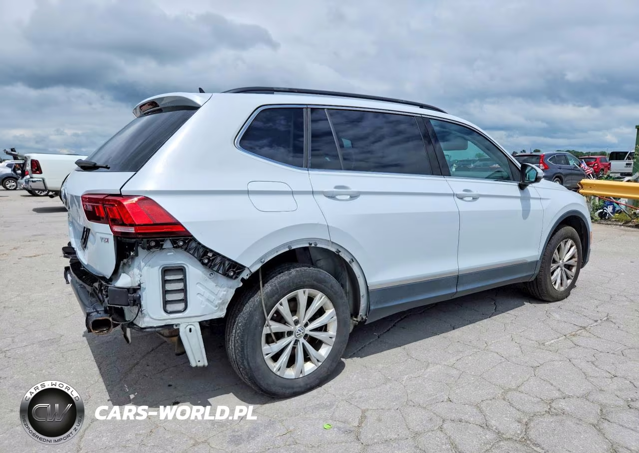 2018 Volkswagen Tiguan Se-Sel VIN:3VV3B7AX4JM104681 - 3