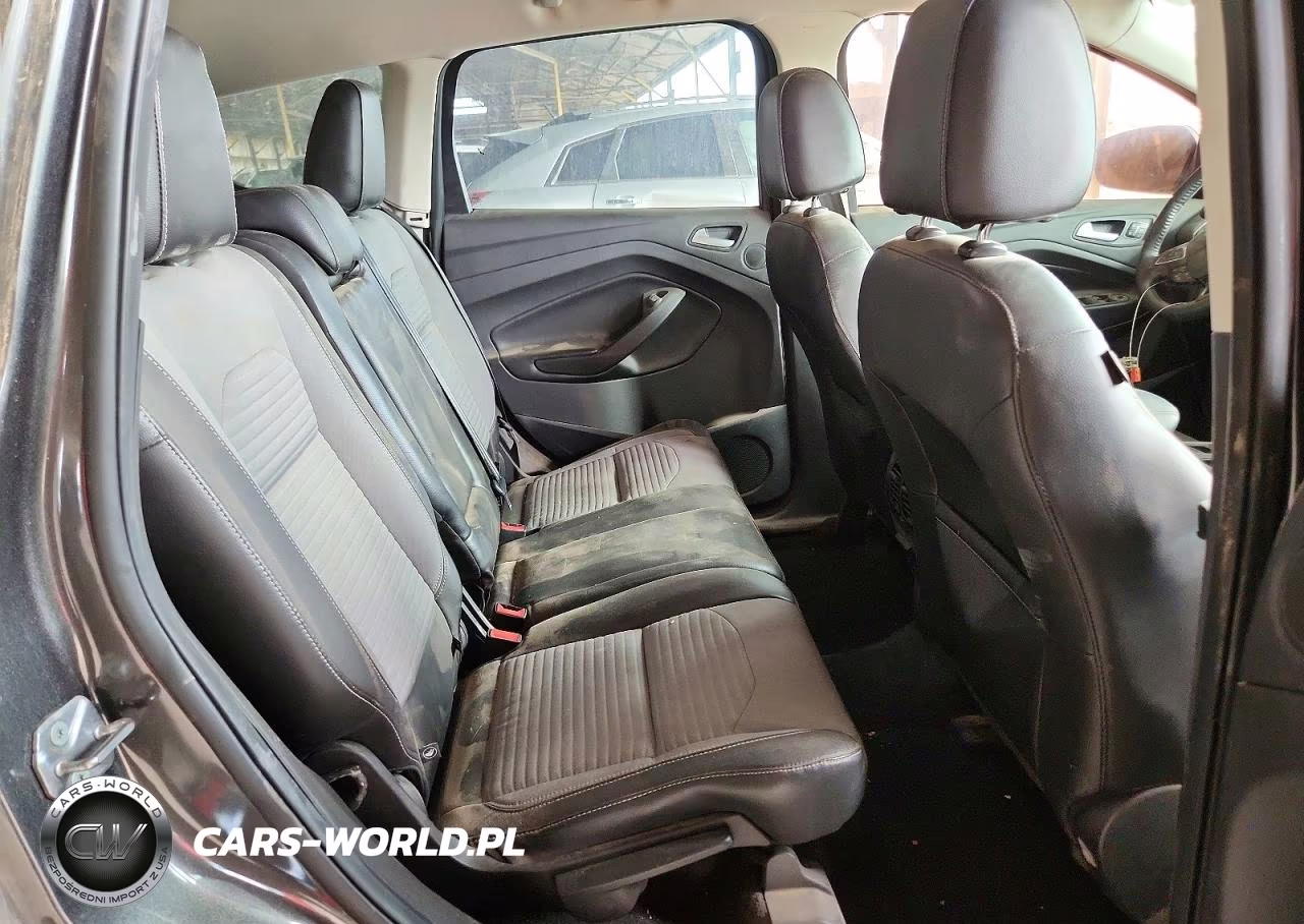 2017 Ford Escape Titanium VIN:1FMCU0J9XHUD19940 - 10