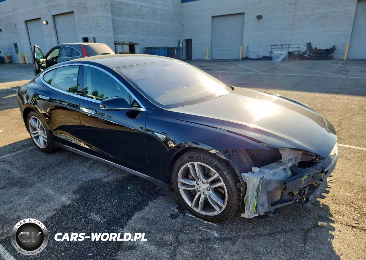 2014 Tesla Model S VIN:5YJSA1S15EFP44526 - 4