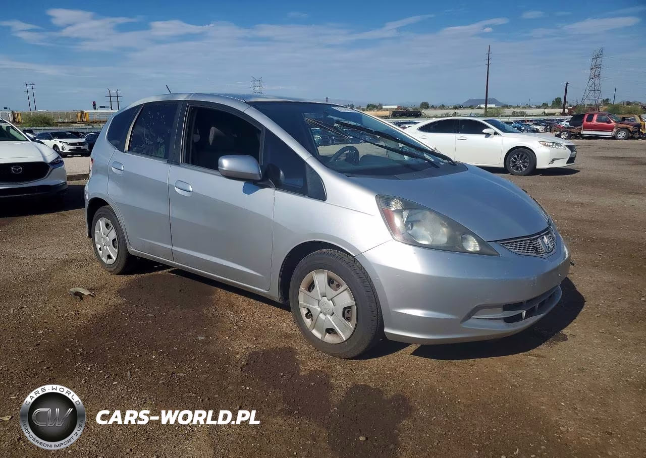 2013 Honda Fit VIN:JHMGE8H35DC008224 - 4