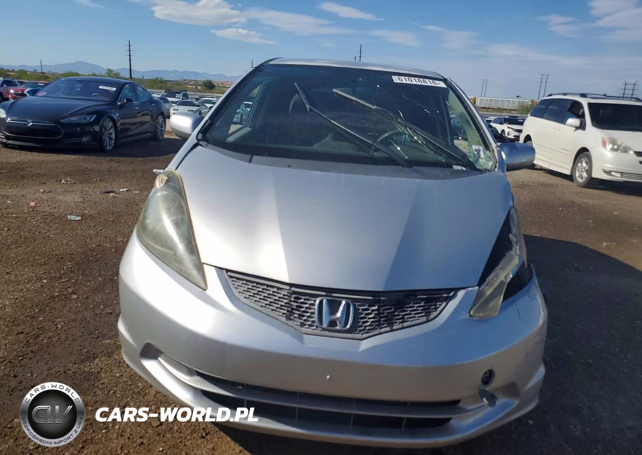 2013 Honda Fit VIN:JHMGE8H35DC008224 - 5