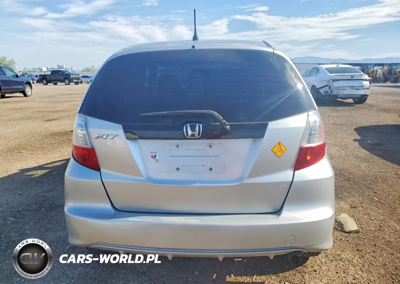 2013 Honda Fit VIN:JHMGE8H35DC008224 - 6