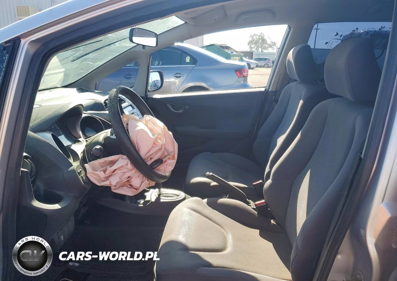 2013 Honda Fit VIN:JHMGE8H35DC008224 - 7