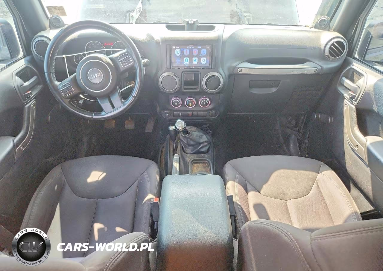 2014 Jeep Wrangler Unlimited Sport VIN:1C4BJWDGXEL210255 - 8