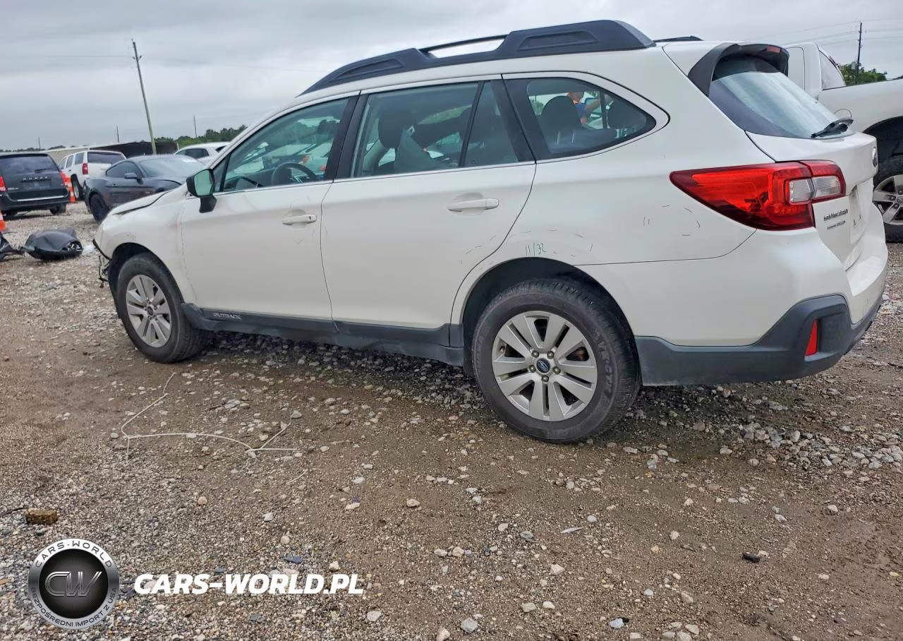 2018 Subaru Outback 2.5I VIN:4S4BSAAC6J3393533 - 2