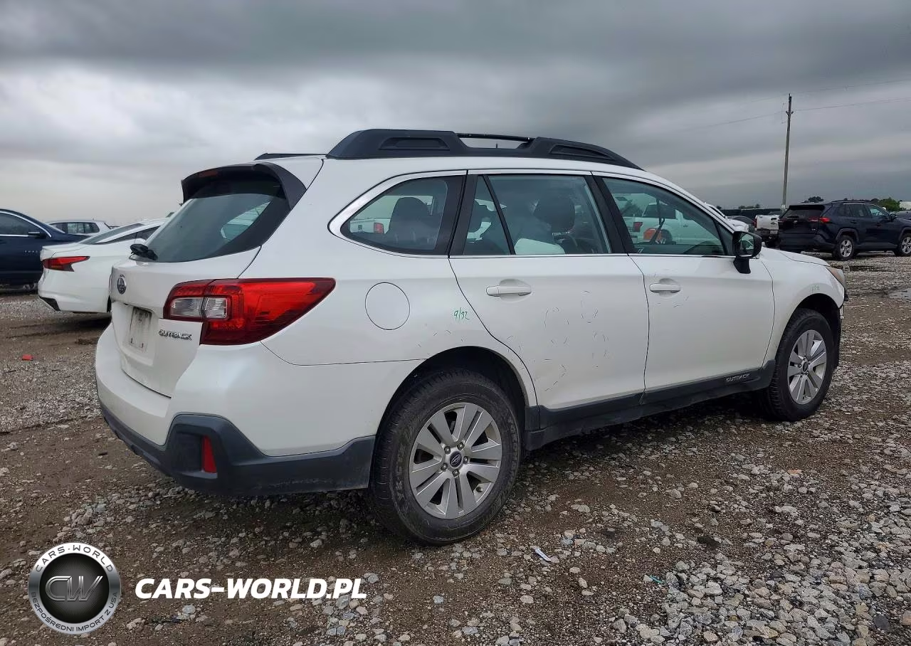 2018 Subaru Outback 2.5I VIN:4S4BSAAC6J3393533 - 3