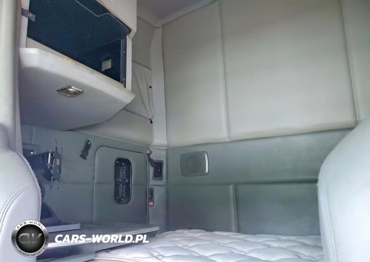 2016 Kenworth Construction T680 VIN:1XKYD49X4GJ499439 - 10