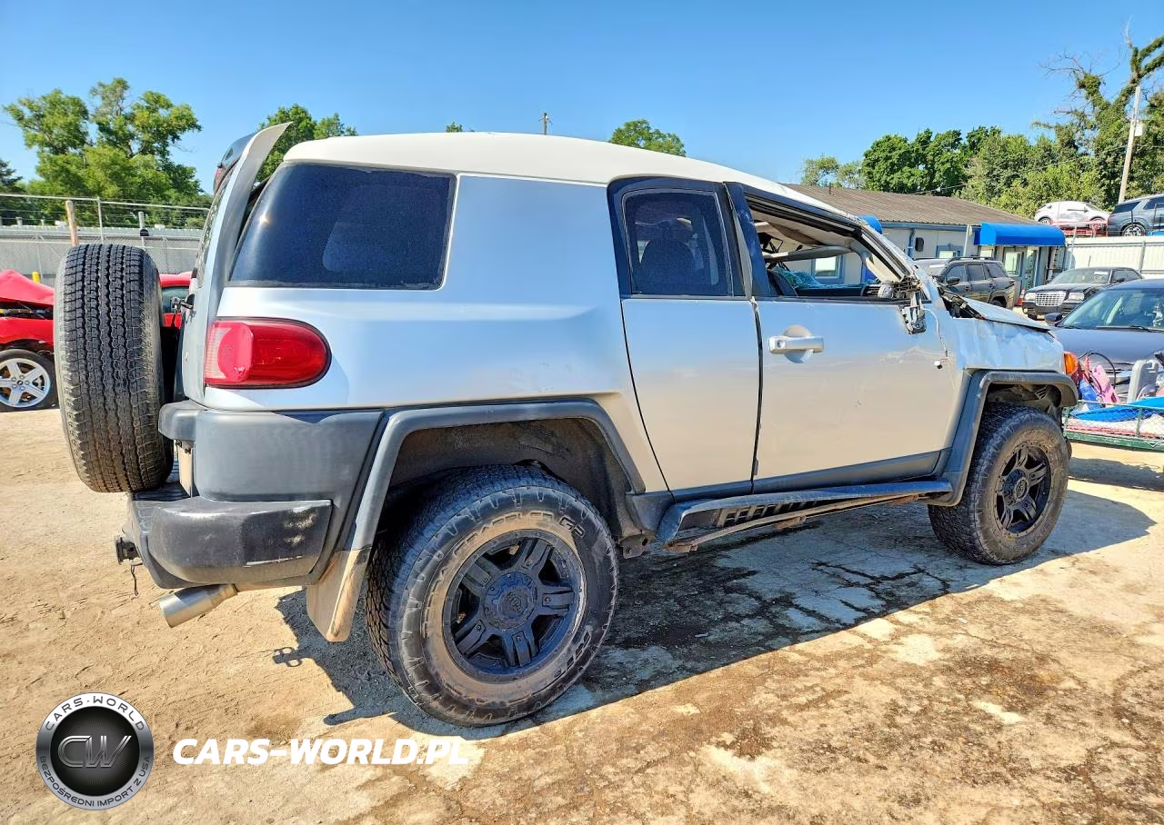 2007 Toyota Fj Cruiser Base VIN:JTEZU11F570011702 - 3
