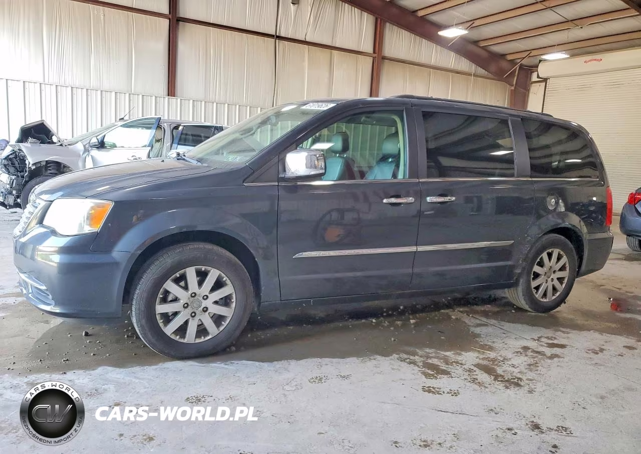 2011 Chrysler Town & Country Touring L
