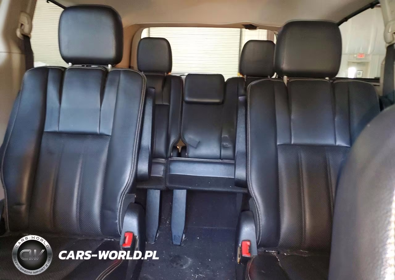 2011 Chrysler Town & Country Touring L VIN:2A4RR8DG7BR703729 - 10