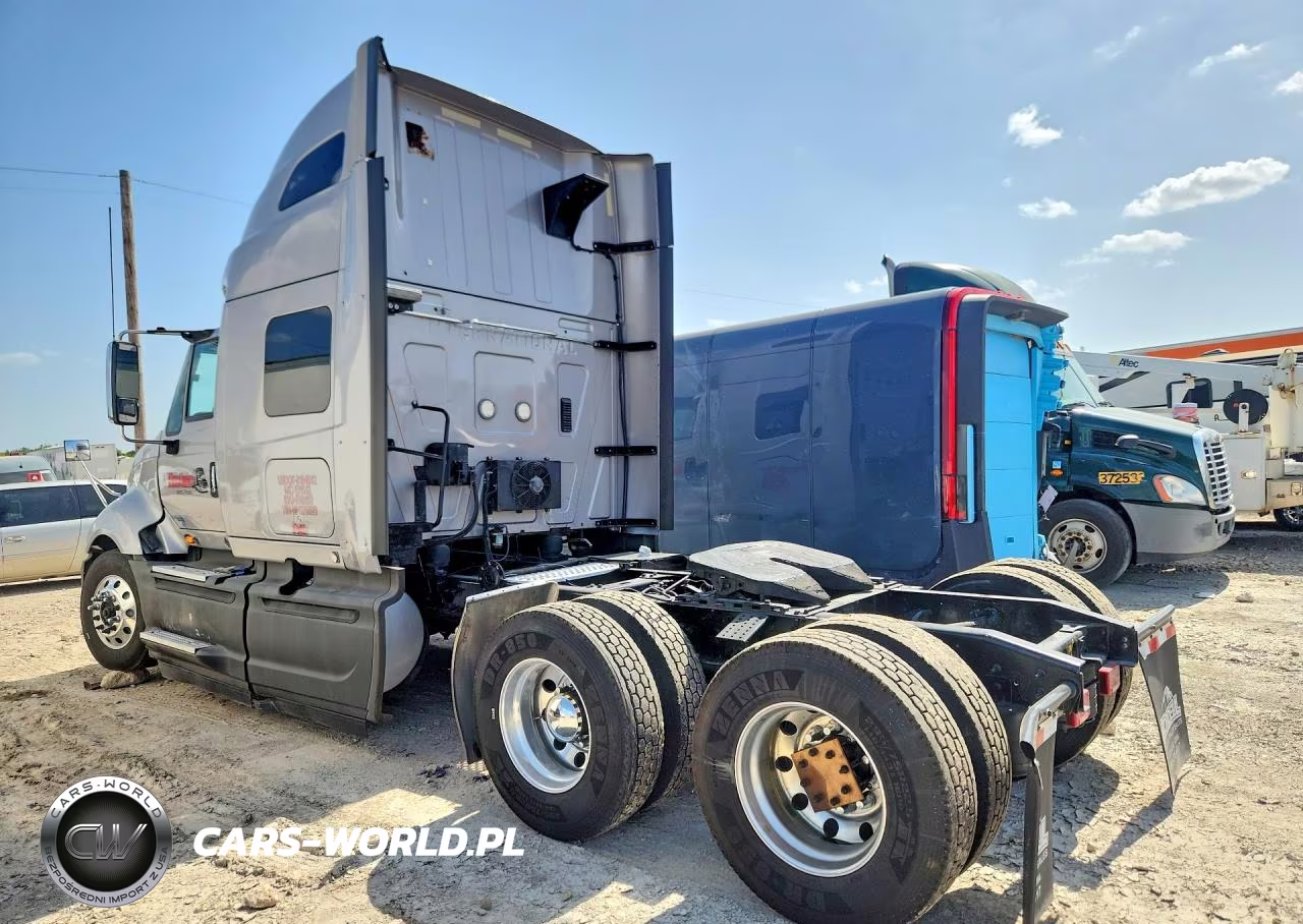 2017 International Prostar Semi Truck VIN:3HSDJAPR2HN679823 - 2