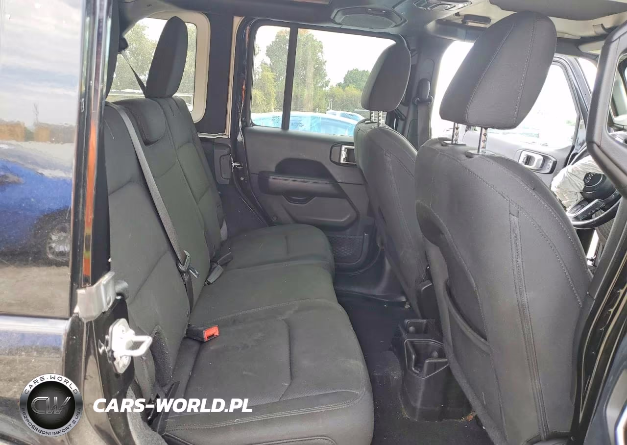 2018 Jeep Wrangler Unlimited Sahara VIN:1C4HJXEN9JW213461 - 10