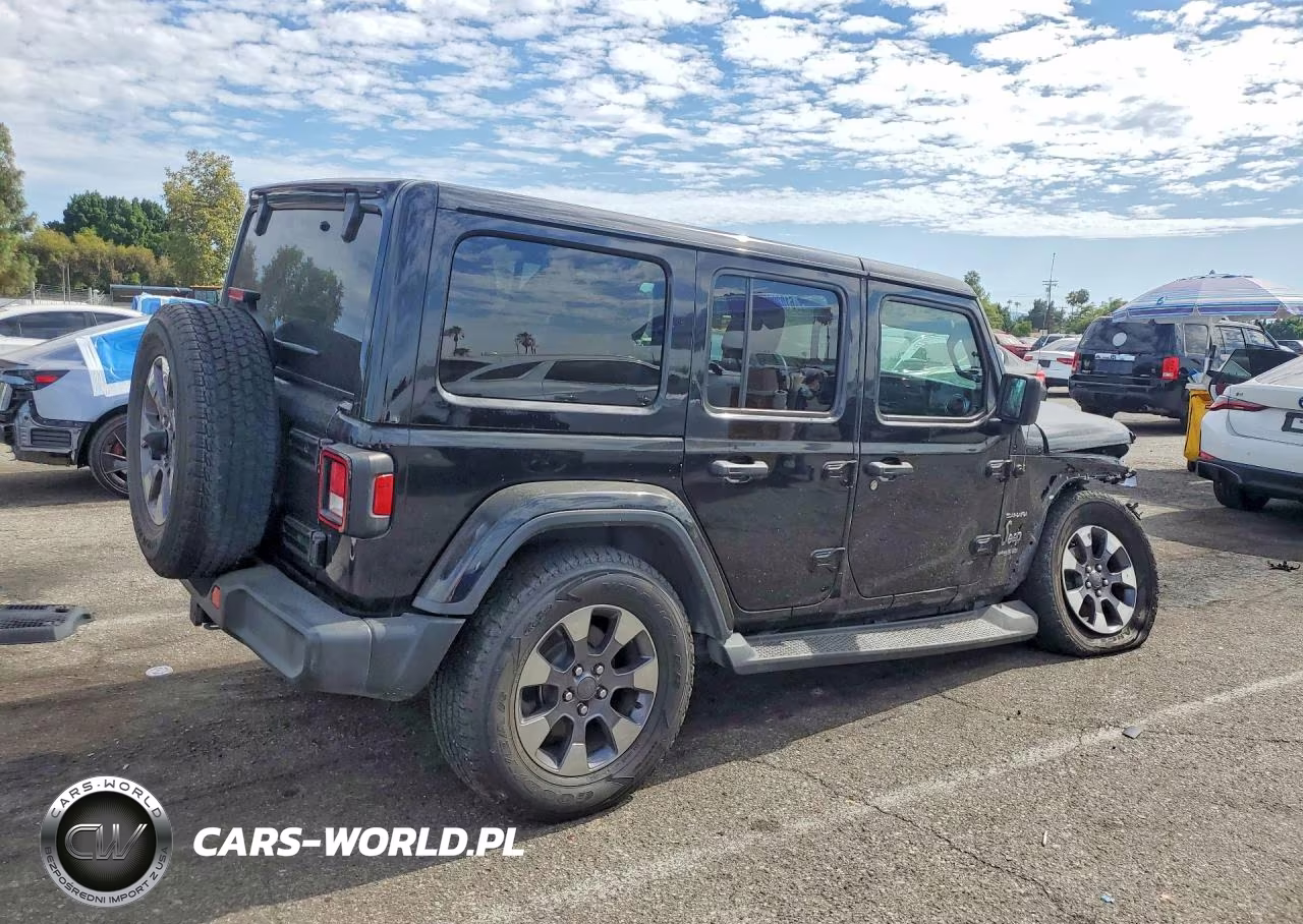 2018 Jeep Wrangler Unlimited Sahara VIN:1C4HJXEN9JW213461 - 3