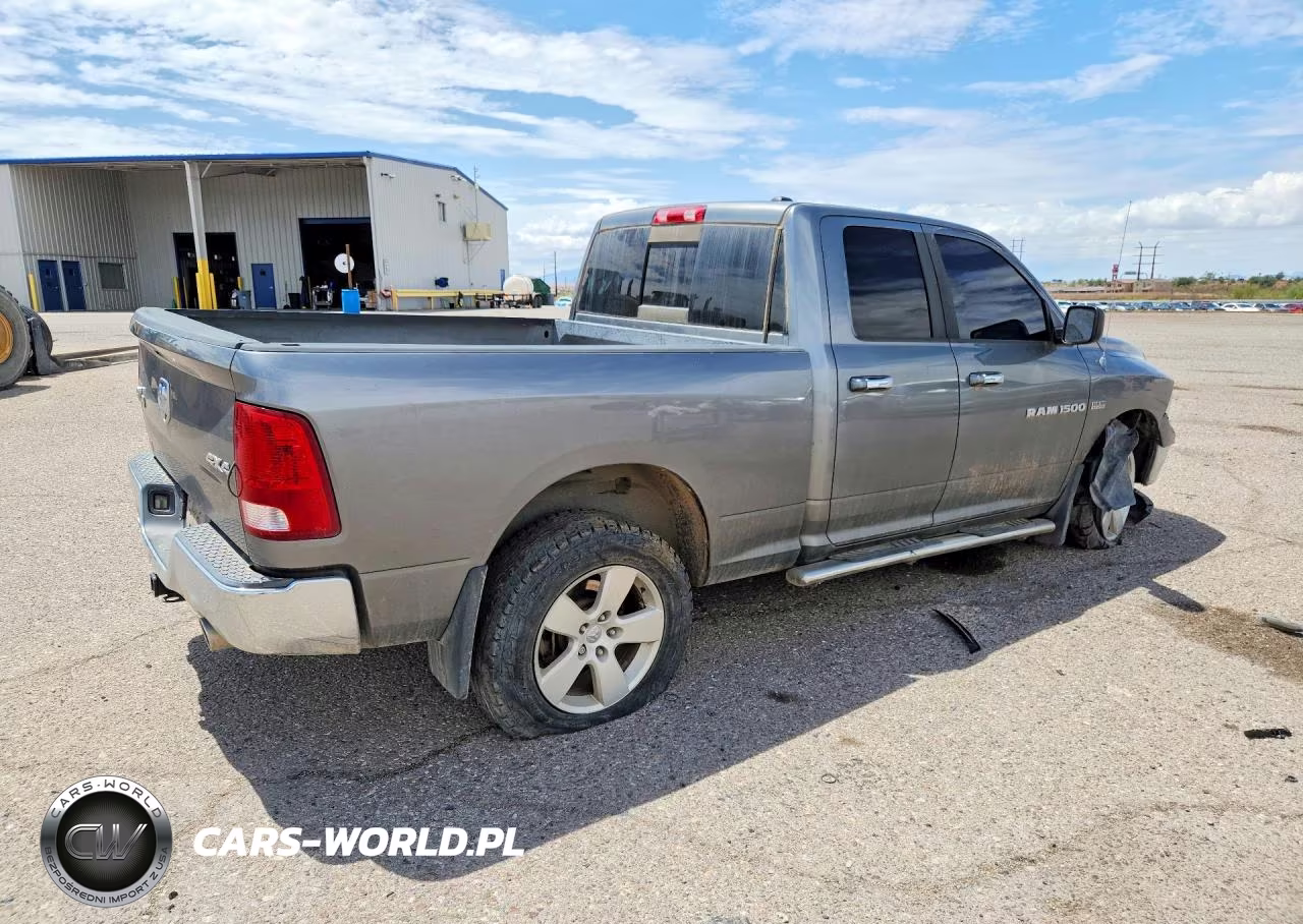 2011 Dodge Ram 1500 VIN:1D7RV1GTXBS704766 - 3