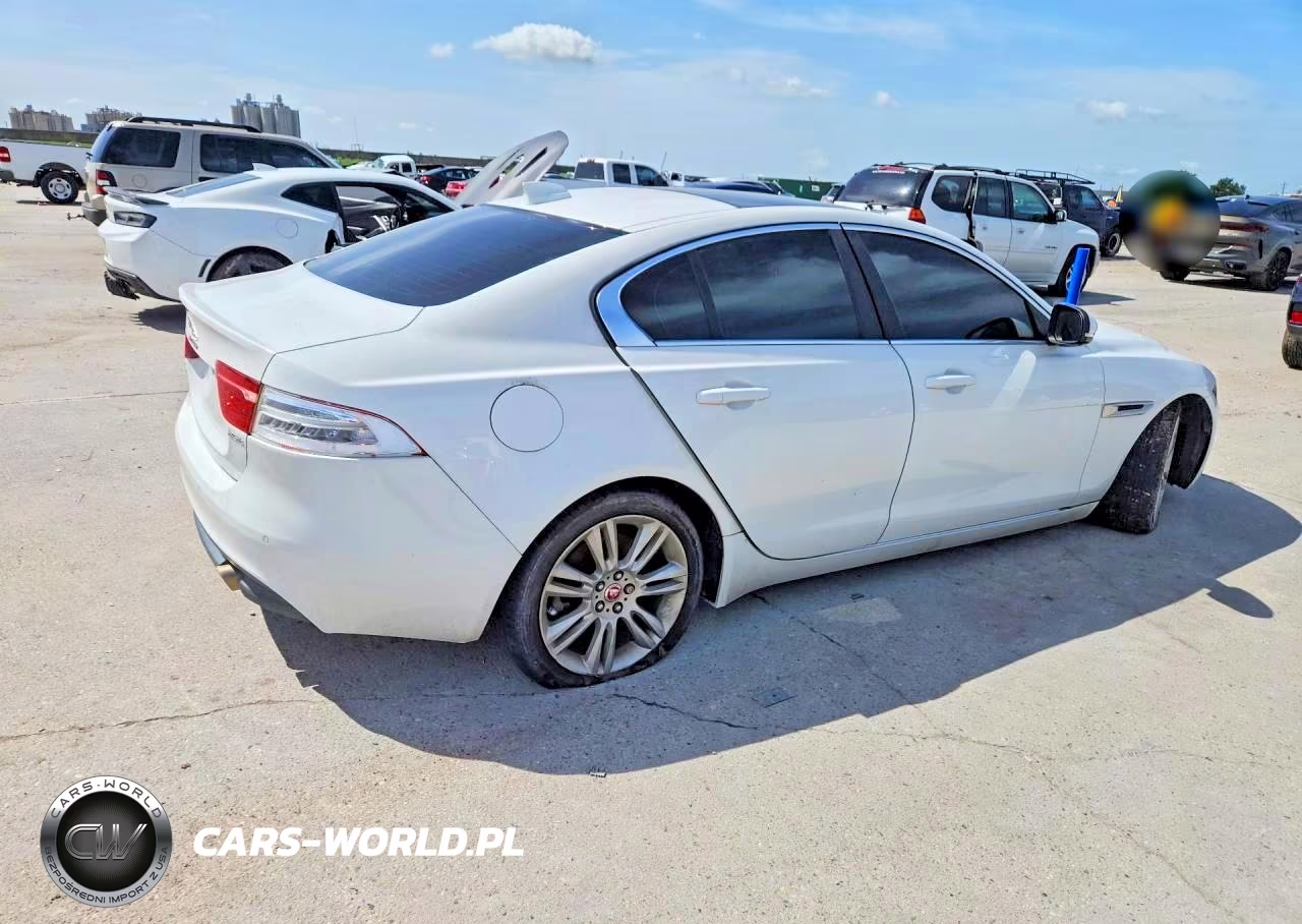 2019 Jaguar Xe Premium VIN:SAJAD4FX2KCP48966 - 3