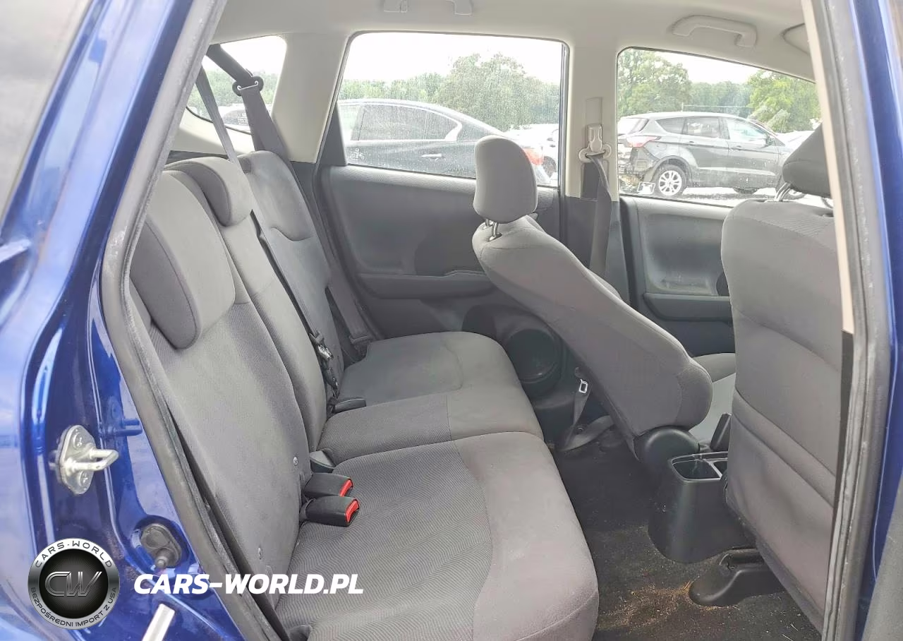 2013 Honda Fit VIN:JHMGE8G34DC023847 - 10