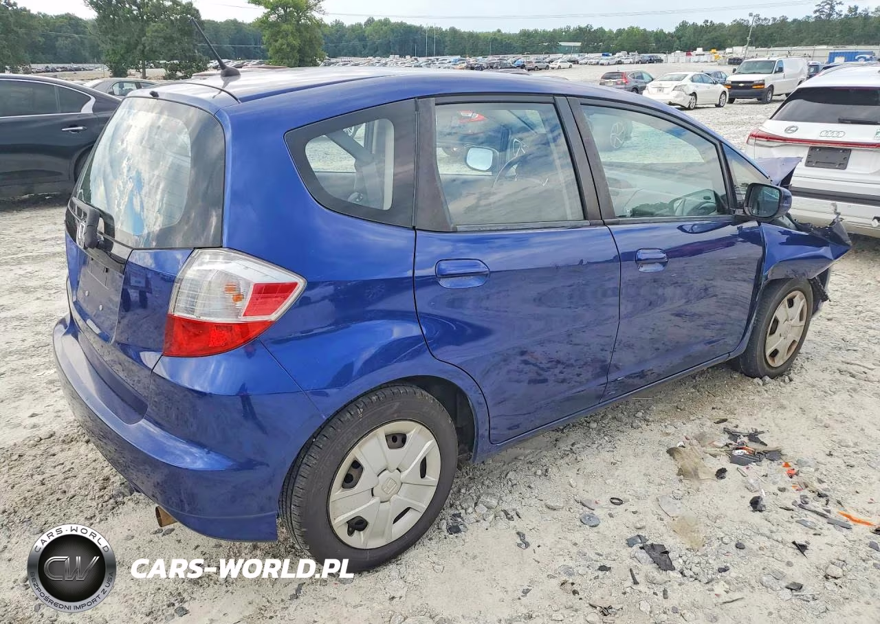 2013 Honda Fit VIN:JHMGE8G34DC023847 - 3