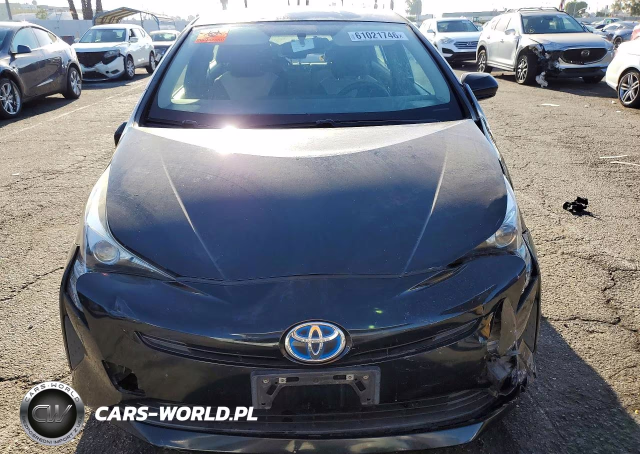 2016 Toyota Prius Two VIN:JTDKBRFUXG3010786 - 5