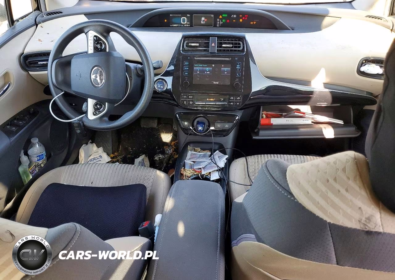 2016 Toyota Prius Two VIN:JTDKBRFUXG3010786 - 8