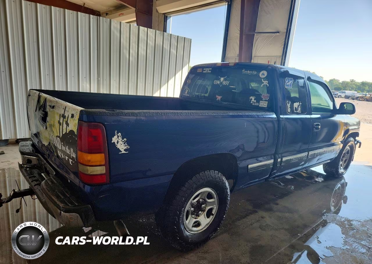 2002 Chevrolet Silverado C1500 VIN:2GCEC19V921282065 - 3