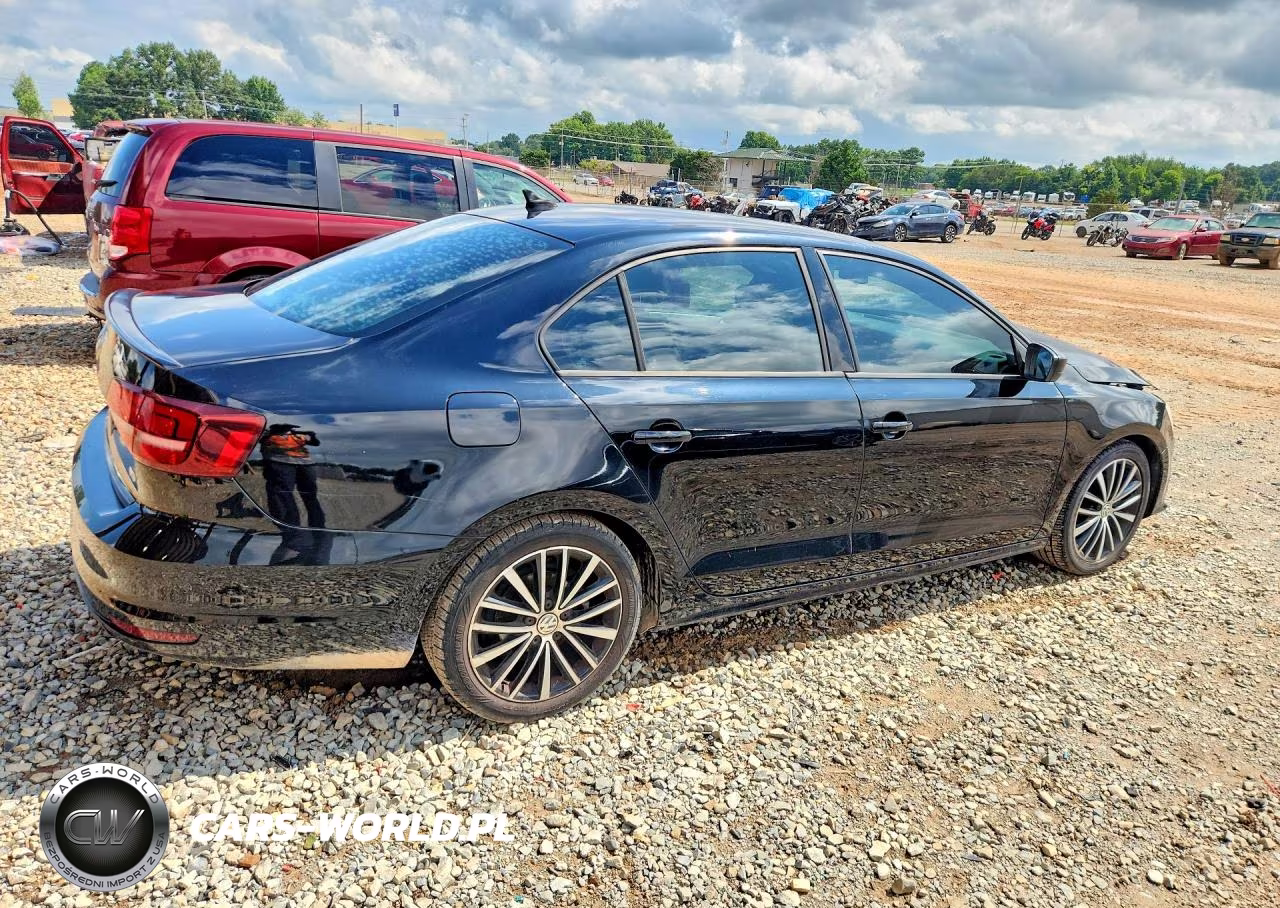2016 Volkswagen Jetta Sport VIN:3VWB17AJ0GM384386 - 3